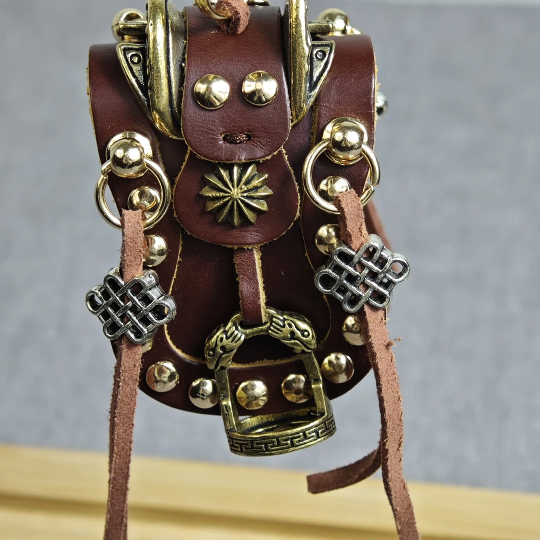 纯牛皮手工中式带子款带骨民族风马鞍钥匙扣挂件