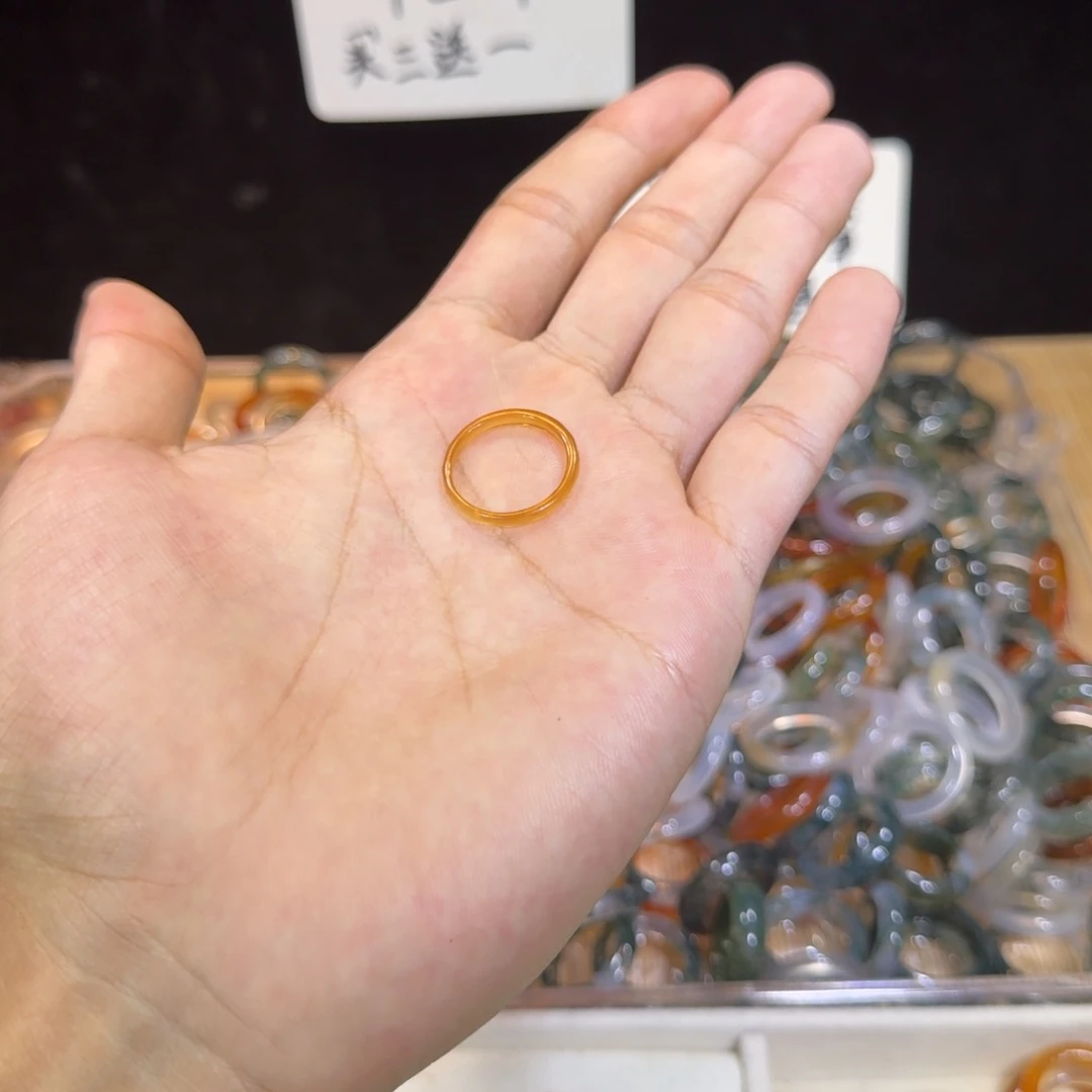 玛瑙/玉髓戒指未镶嵌68号13 圈有瑕疵看好下单