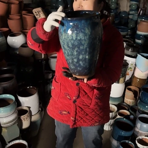 口20高31瑕疵一个盆子。