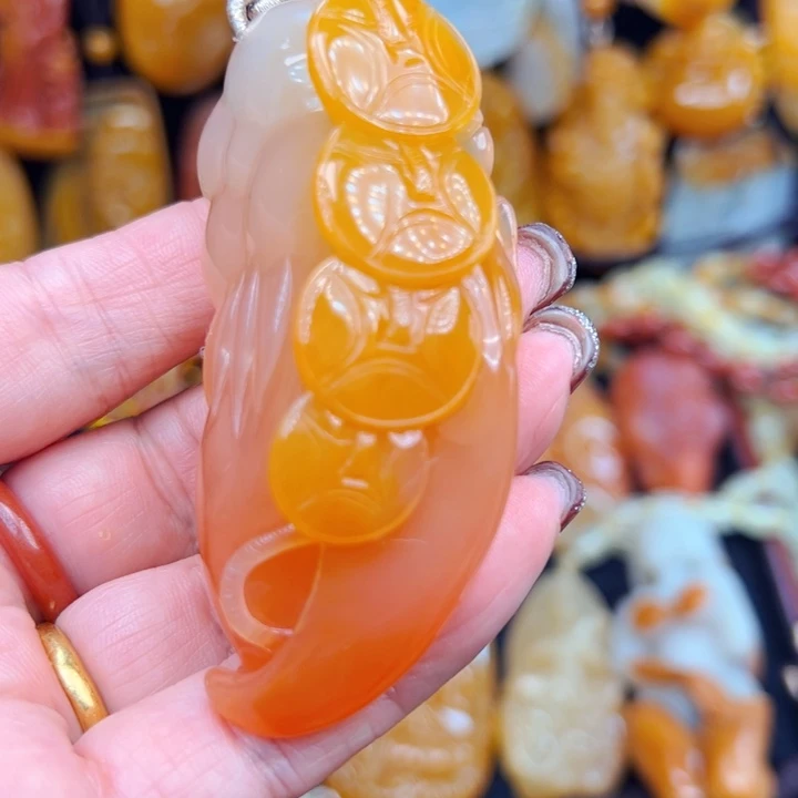 石英质玉（黄龙玉）合金颈饰