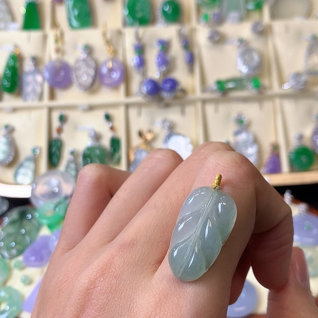 翡翠颈饰未镶嵌裸石