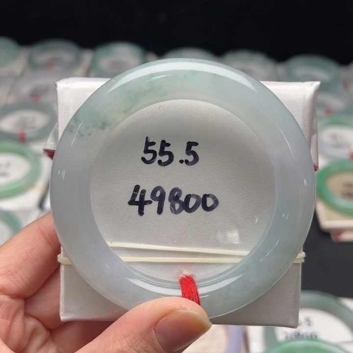 翡翠未镶嵌手镯（圆镯）