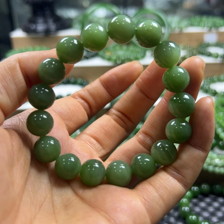 哎***！未镶嵌手链和田玉（碧玉）