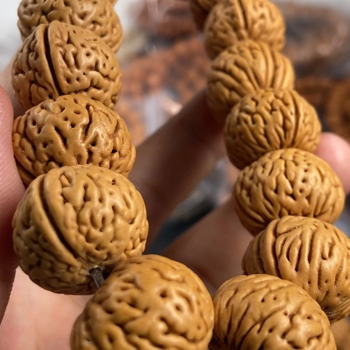 猴头核桃吊坠金*不晓得我是不是