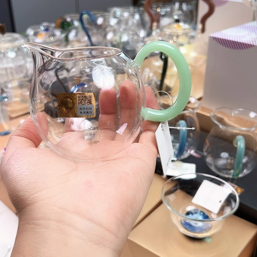 畅然浅玉色。。。。。。。。。。