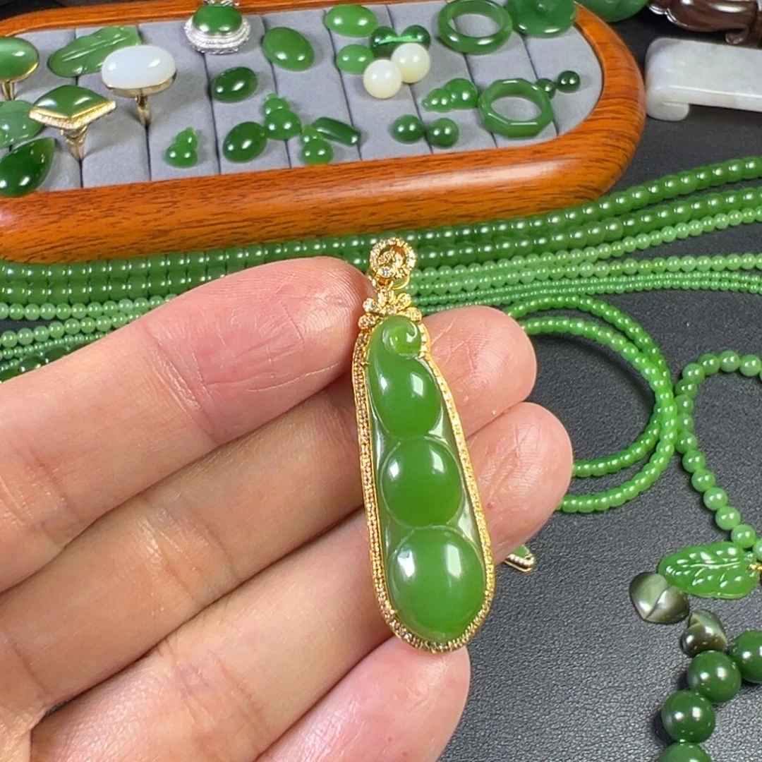 和田玉（碧玉）18K金镶嵌颈饰