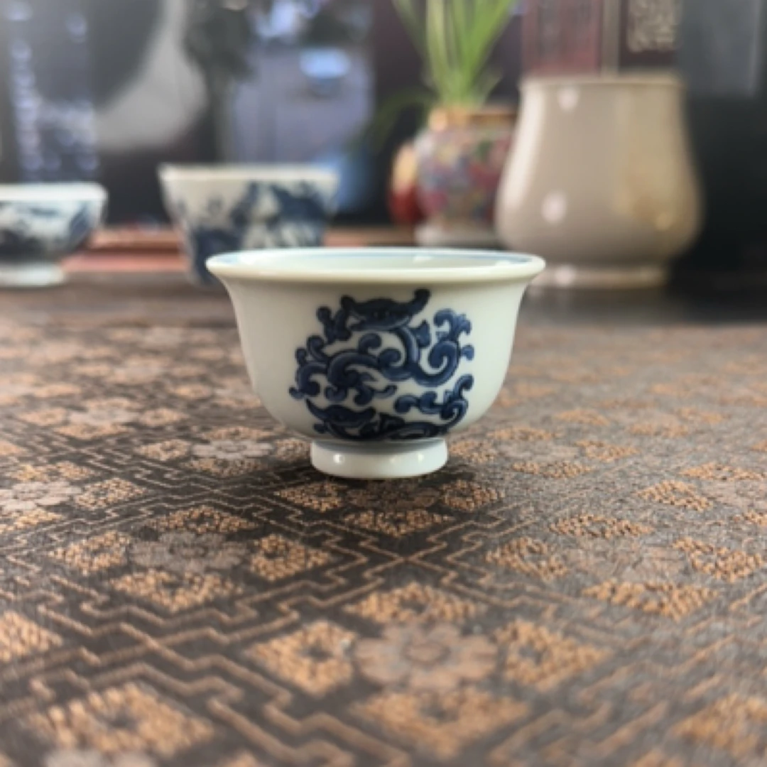 手工青花八宝铃铛杯柴窑工艺茶杯