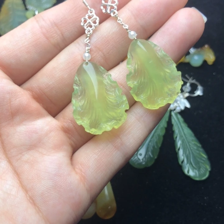 蛇纹石玉耳饰未镶嵌?****闻