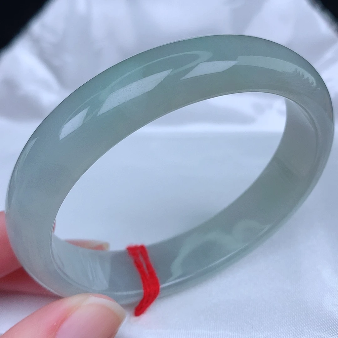 未镶嵌手镯（贵妃镯）翡翠天然