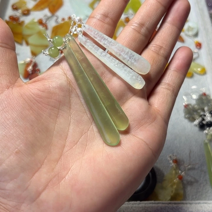 蛇纹石玉合金吊坠