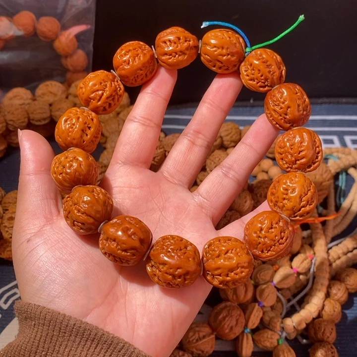 手串文玩核桃……36