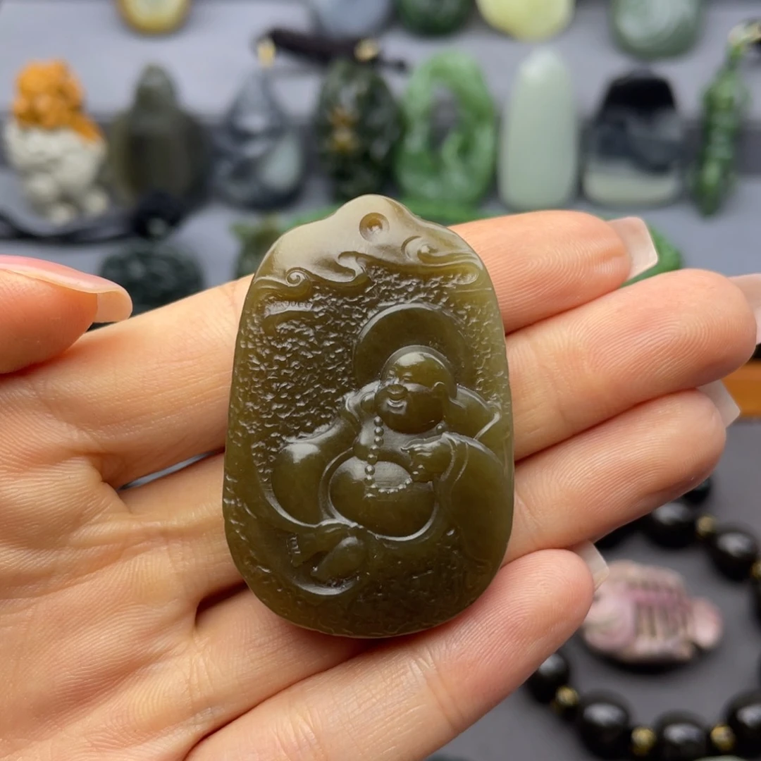 U***生和田玉未镶嵌颈饰