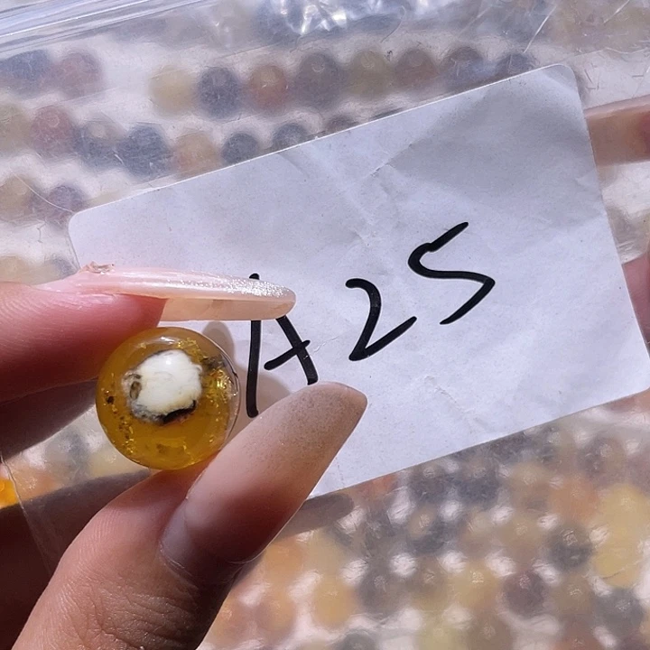 琥珀未镶嵌裸石15福利