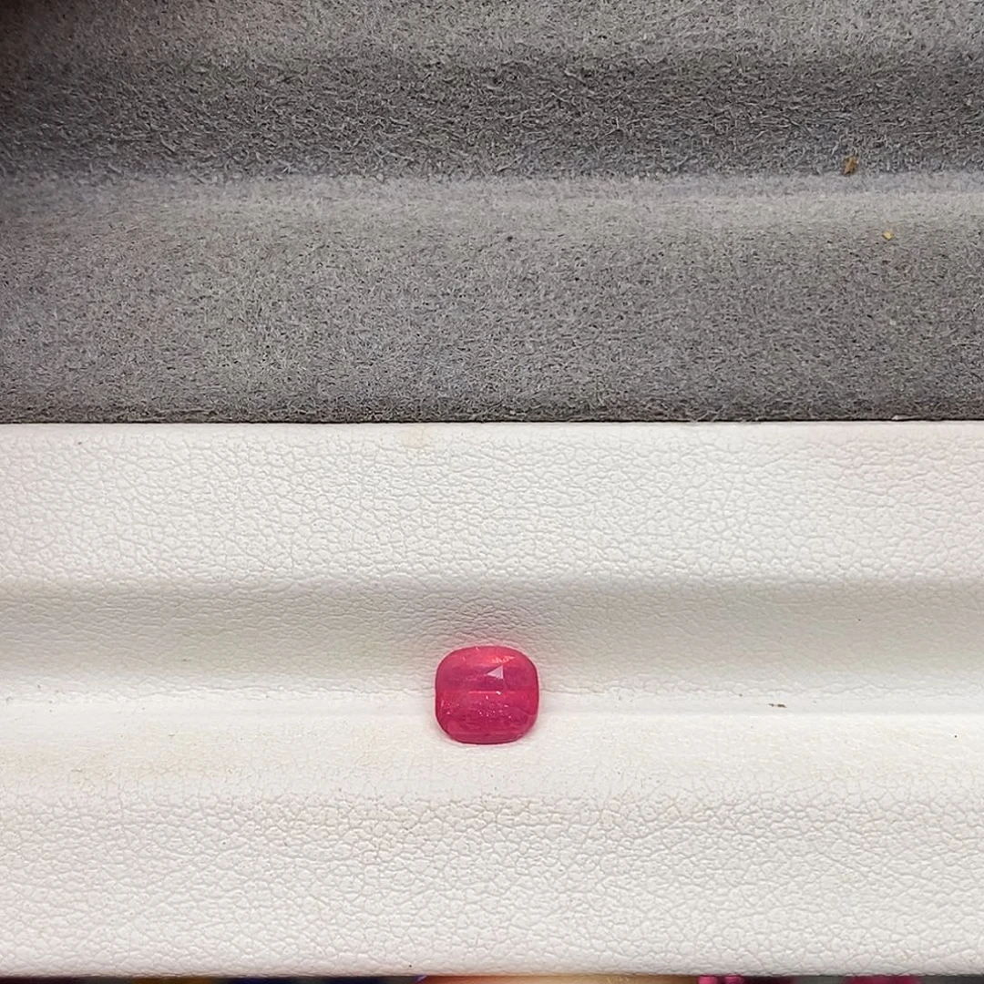 尖晶石裸石1.02克拉天然西柚色马亨盖