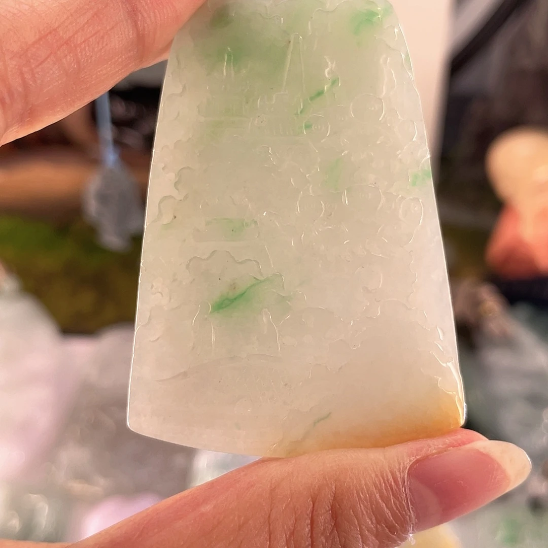 翡翠未镶嵌颈饰山水