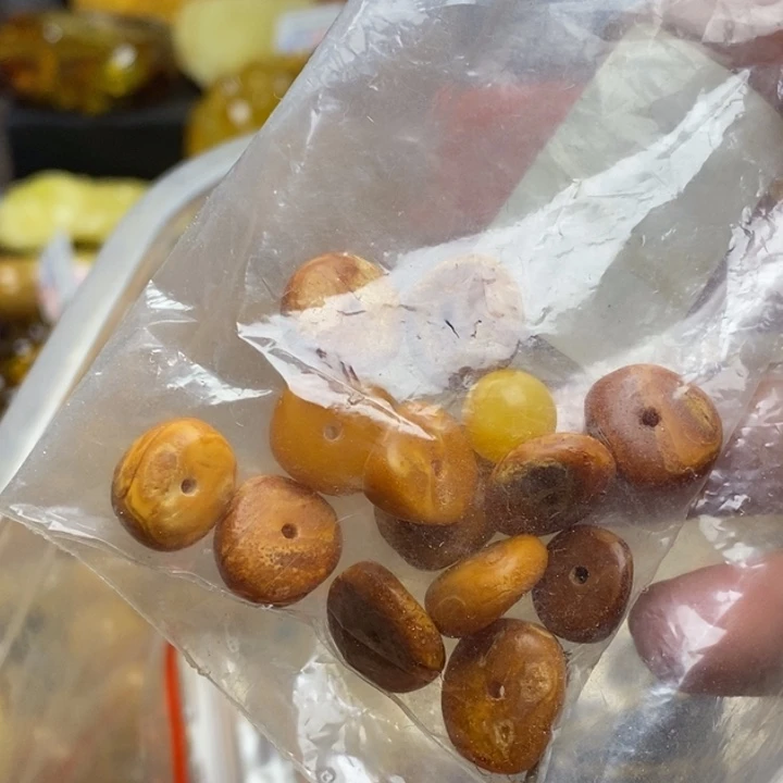 未镶嵌琥珀珠宝奇石