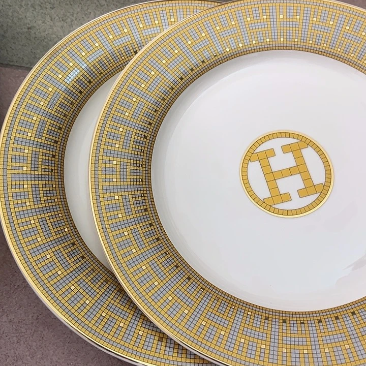 一****新骨瓷两个平盘9寸微瑕尾货完美主义者慎拍