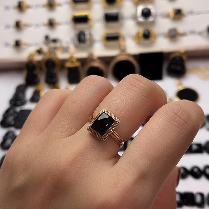 翡翠18K金镶嵌戒指翡翠