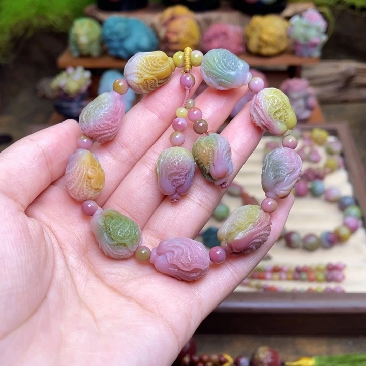 Q***Q玛瑙/玉髓未镶嵌手串盐源玛瑙炫彩白菜串