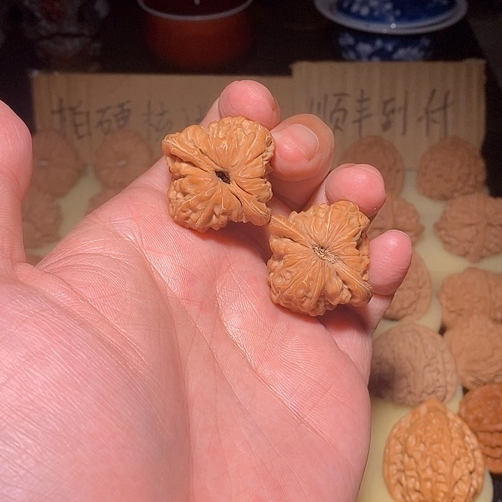 文玩核桃手把件白蛇谷
