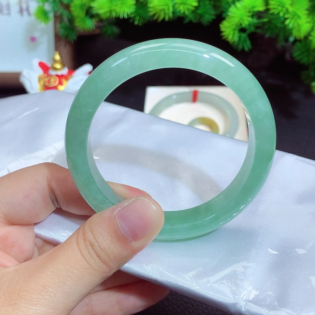 翡翠未镶嵌手镯564