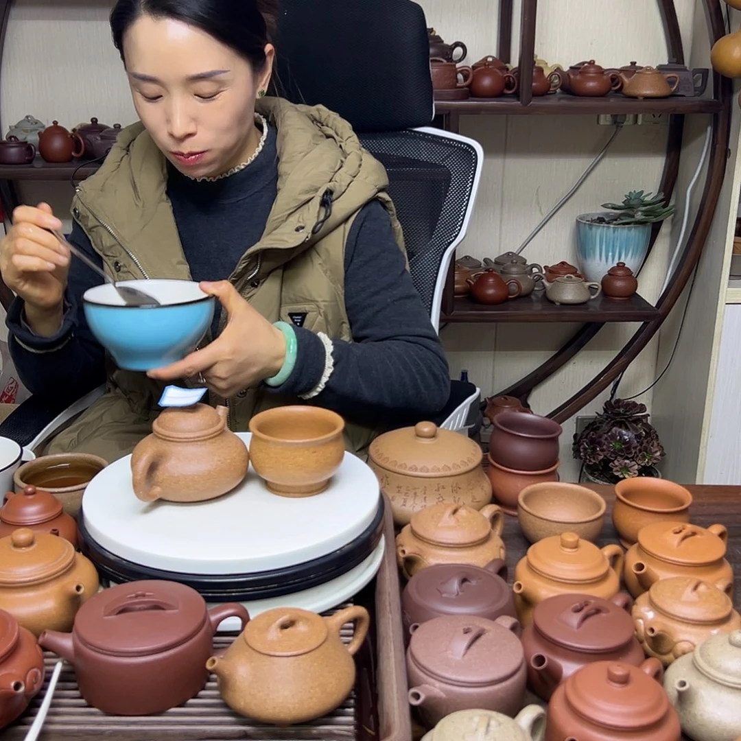 段泥茶壶200 CC左右的容量