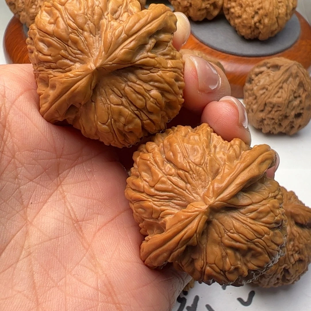 文玩核桃吊坠P****y白狮子41