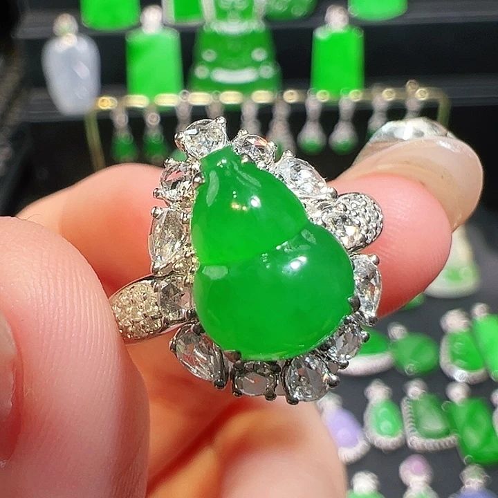 翡翠戒指18K金镶嵌