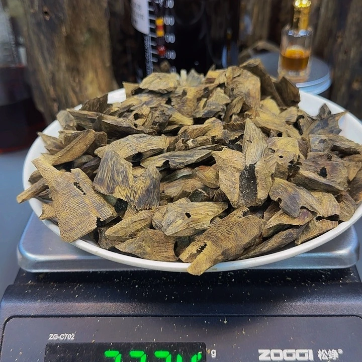 用***2沉香沉香碎屑海南绿棋块料273克