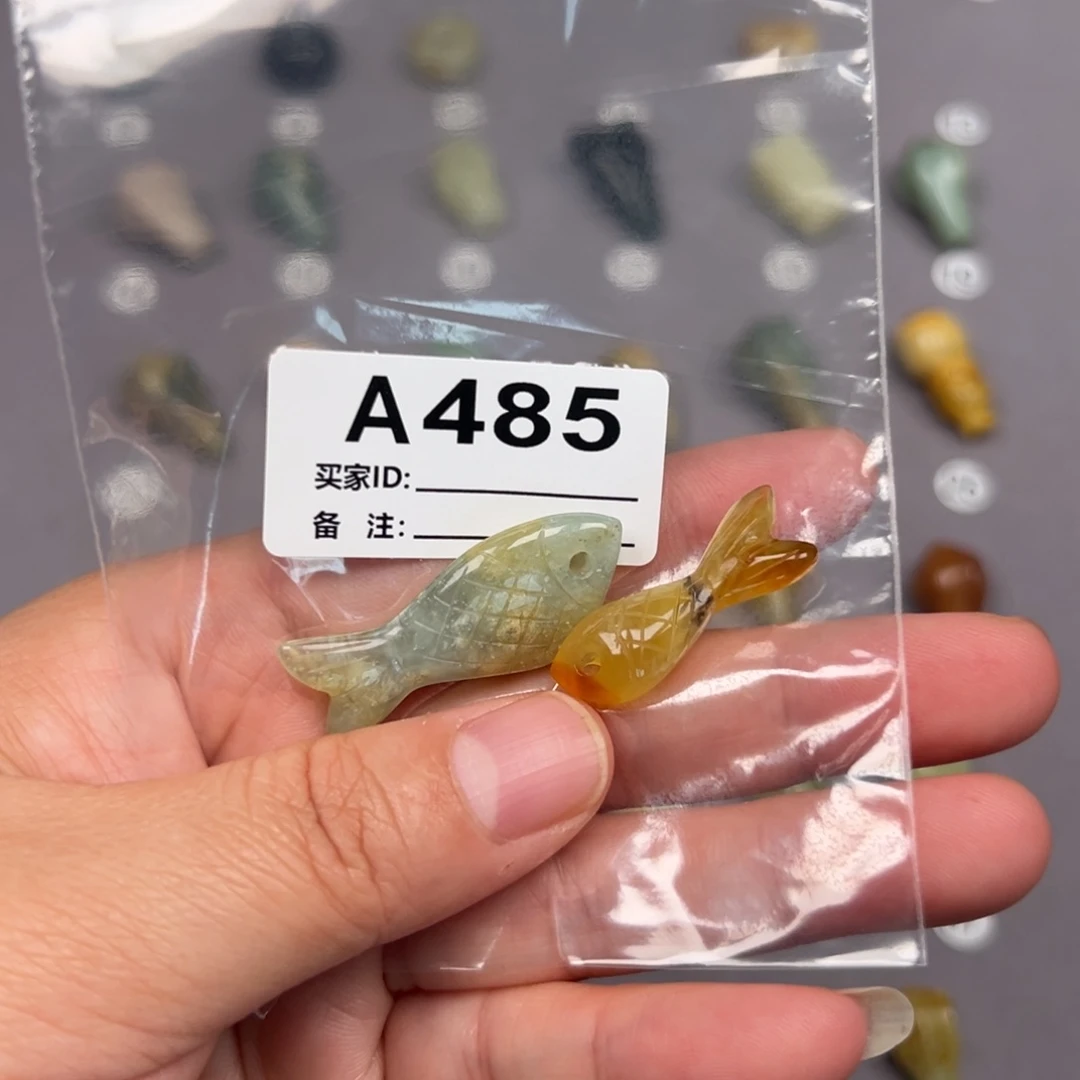未镶嵌蛇纹石玉颈饰涓**长微瑕
