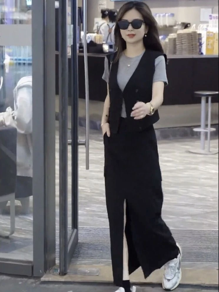 2025年春季网红爆款简约套装时尚潮流修身马甲半身裙小众两件套女