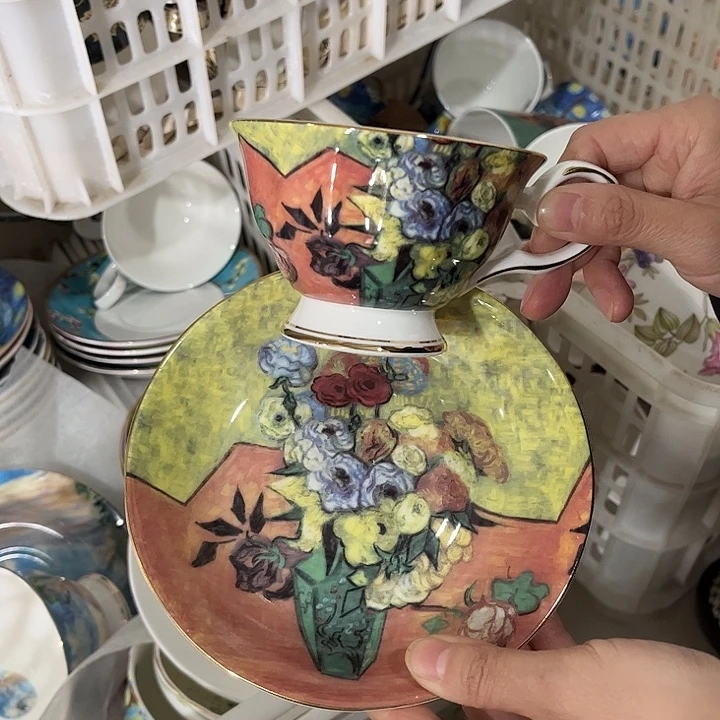 瓷片微瑕骨瓷咖啡杯碟花瓶一套