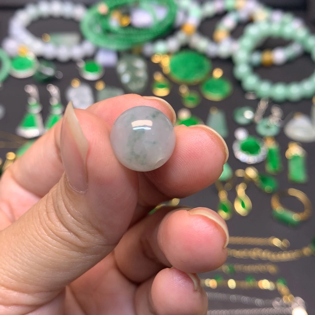 翡翠未镶嵌颈饰吊坠