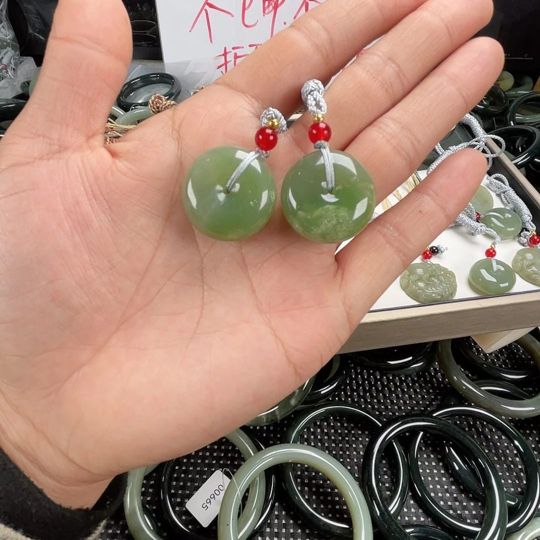 和田玉手镯未镶嵌多样性发货其一