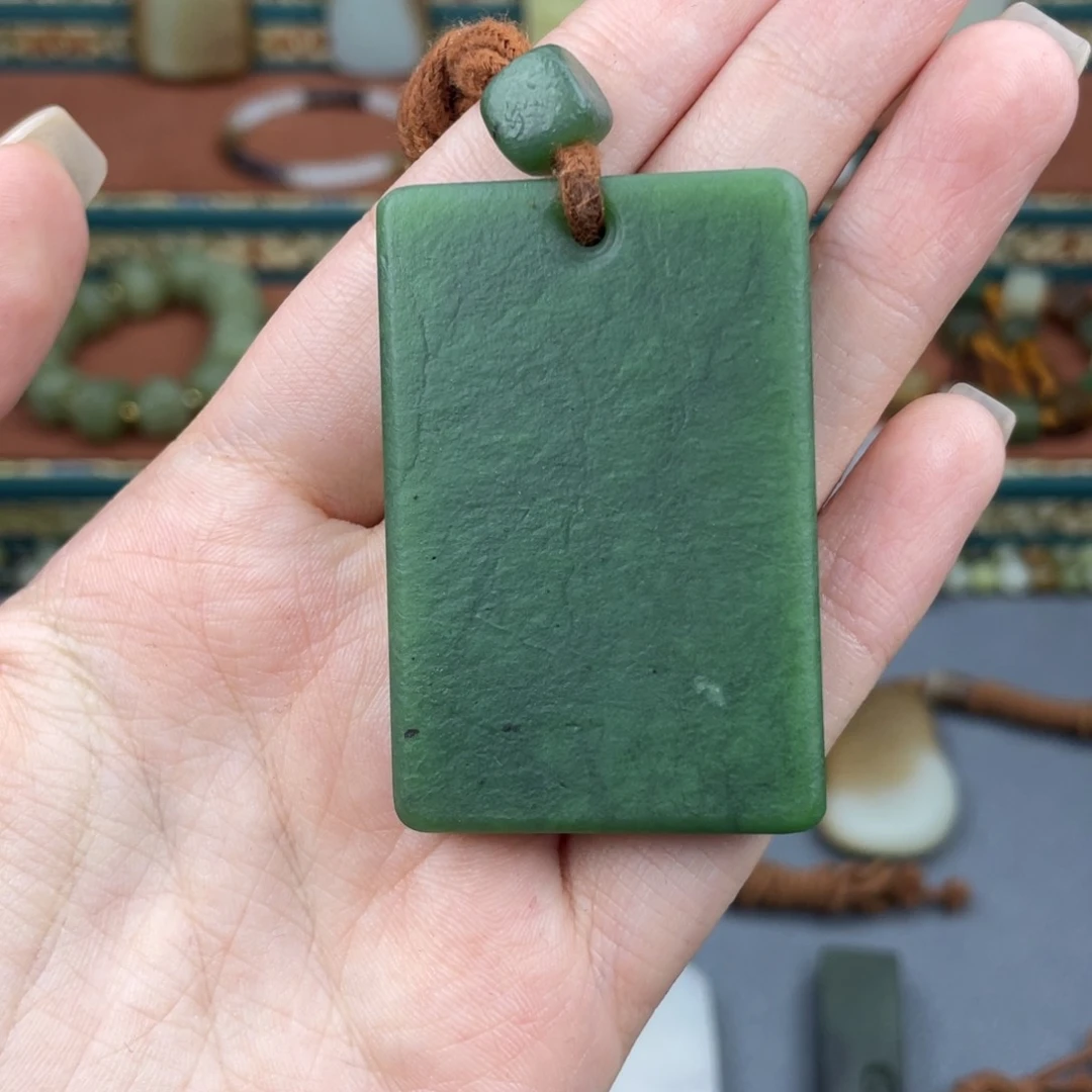 小***l和田玉未镶嵌颈饰