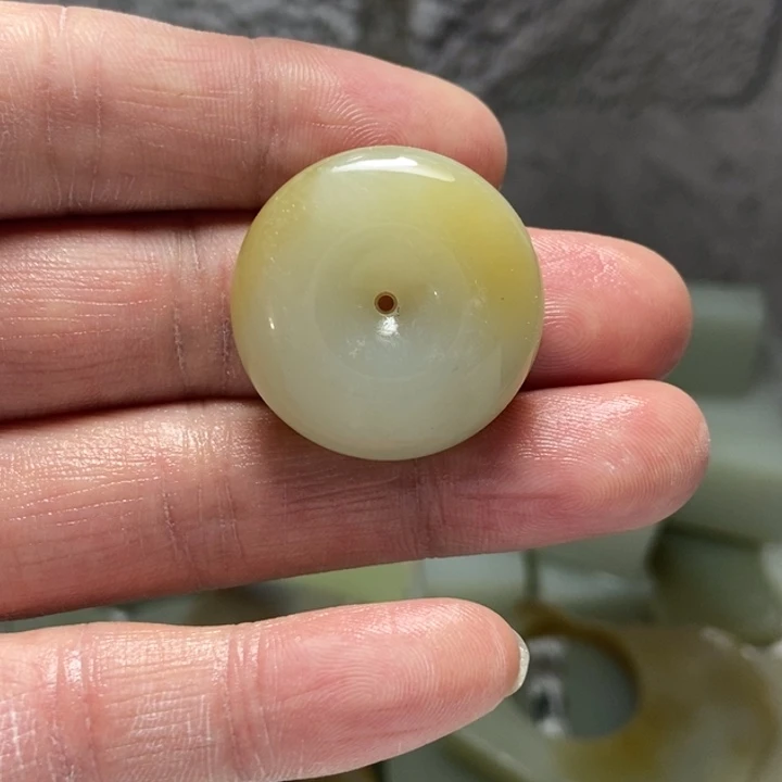 和田玉颈饰未镶嵌番**果