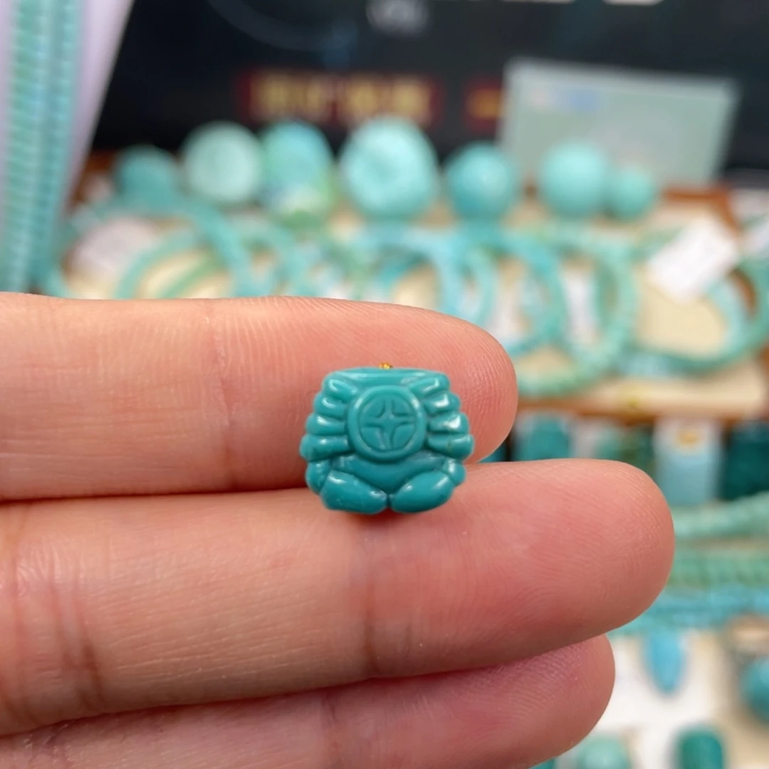 绿松石未镶嵌挂件