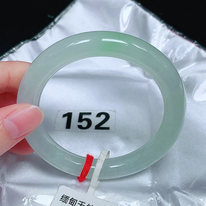 翡翠未镶嵌手镯（圆镯）