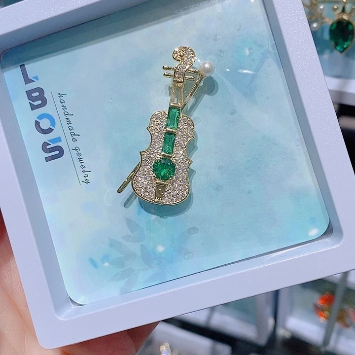锆石铜合金小提琴胸针