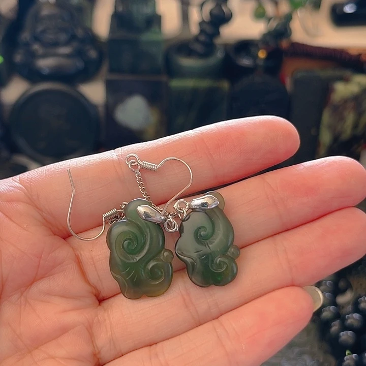 福***姐未镶嵌蛇纹石玉泰山玉