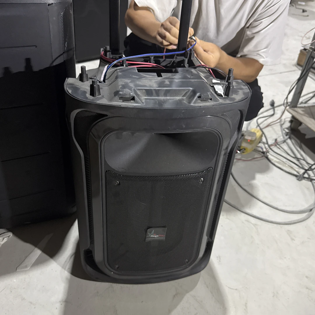 9新  空箱子一个，没有主板，不包邮，裸机
