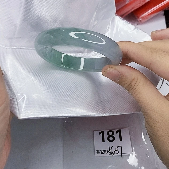 翡翠未镶嵌手镯一图一物实物为准（微瑕处理）