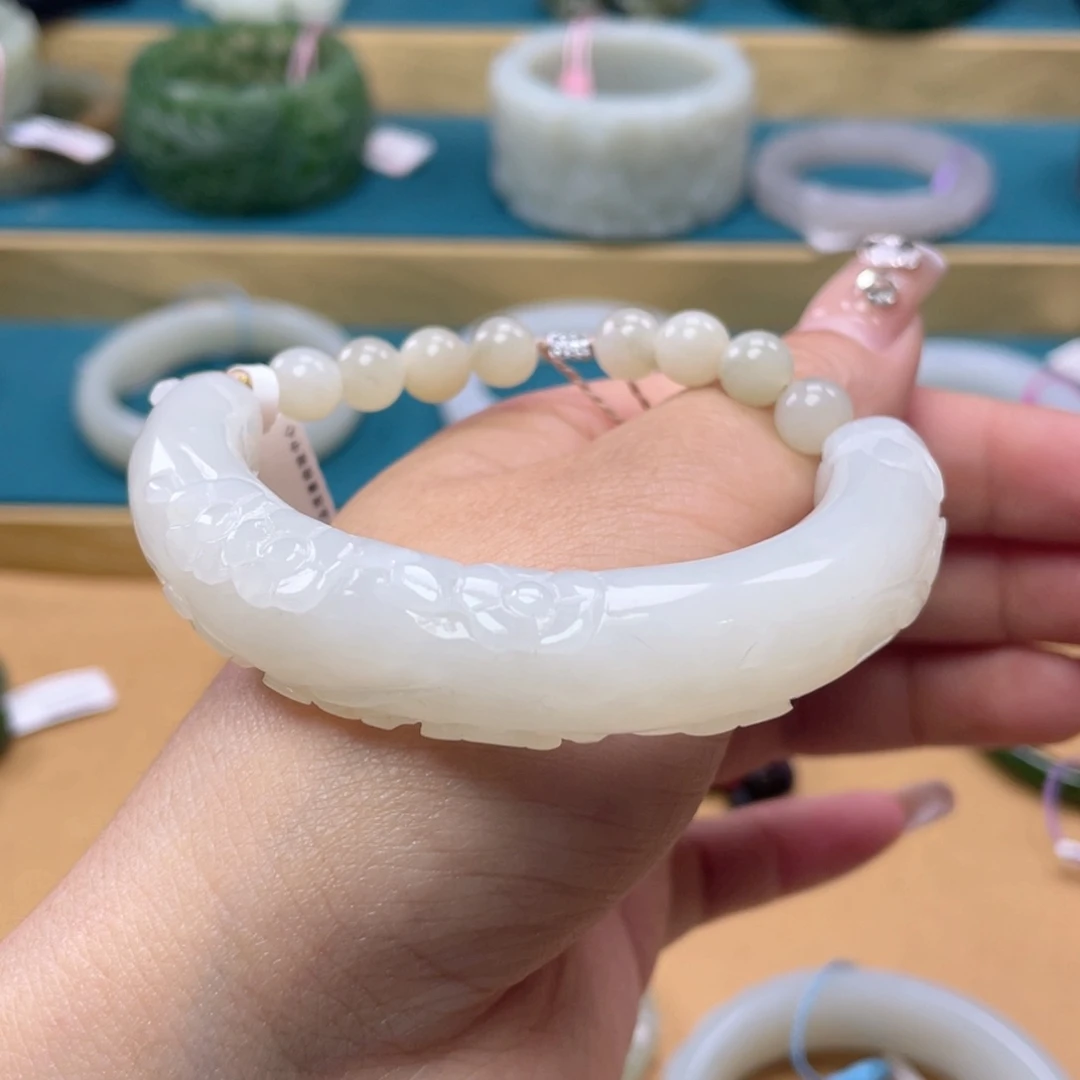 和田玉手镯（开口镯）未镶嵌糖**儿