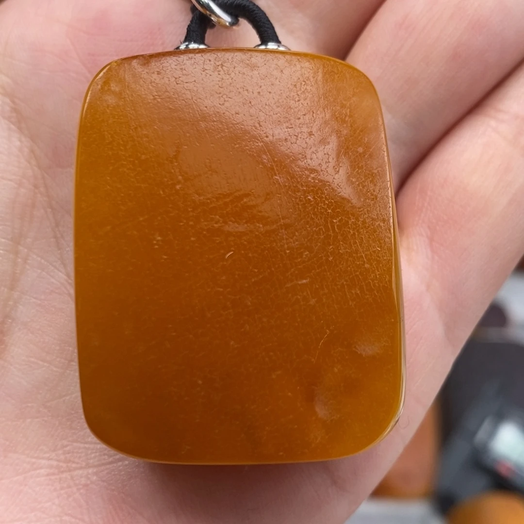 琥珀吊坠(赠链)未镶嵌