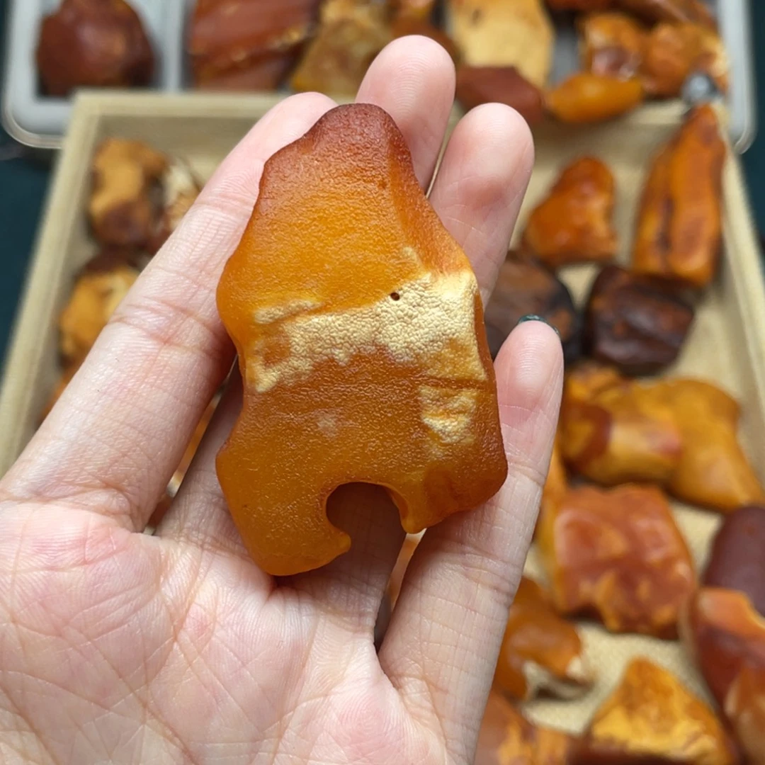 琥珀未镶嵌珠宝奇石