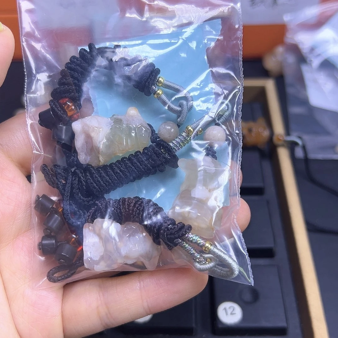 糯****石英质玉未镶嵌挂件