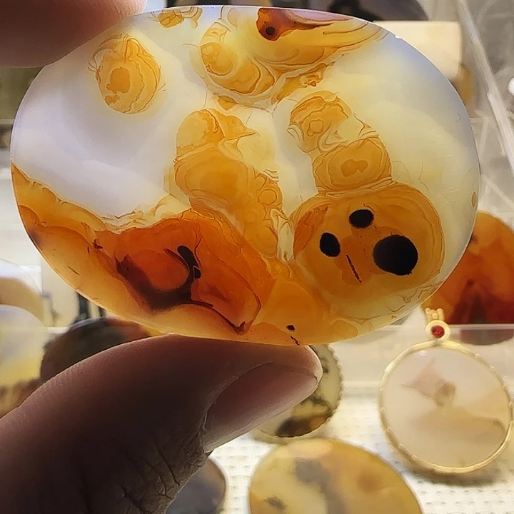 玛瑙/玉髓未镶嵌珠宝奇石