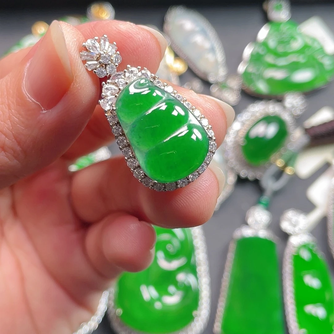 吊坠(不含链)未镶嵌翡翠