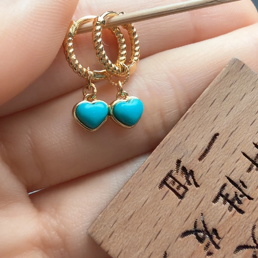 绿松石未镶嵌颈饰