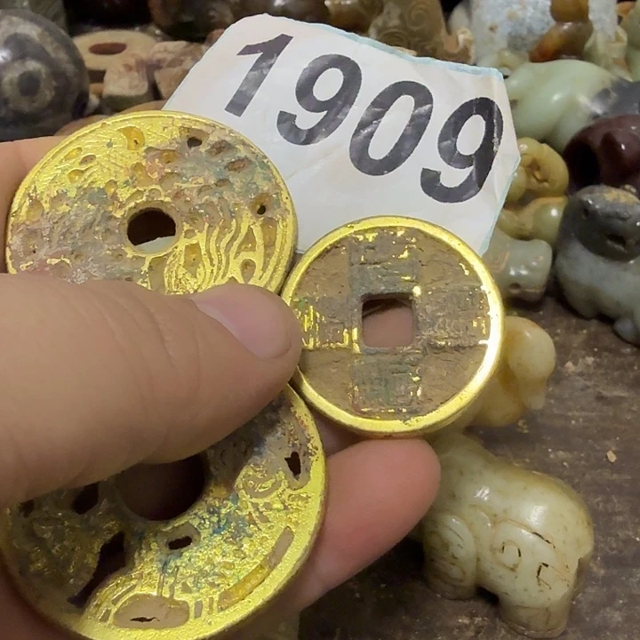 天***真和田玉未镶嵌颈饰